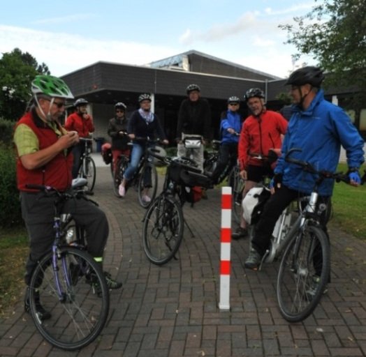 Verletzungsgefahr f&uuml;r Radfahrer durch Metallpfosten